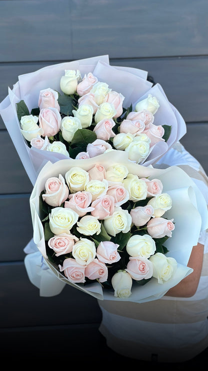 Buchet de trandafiri mix premium Alb Pomarosa – TerraFlorra