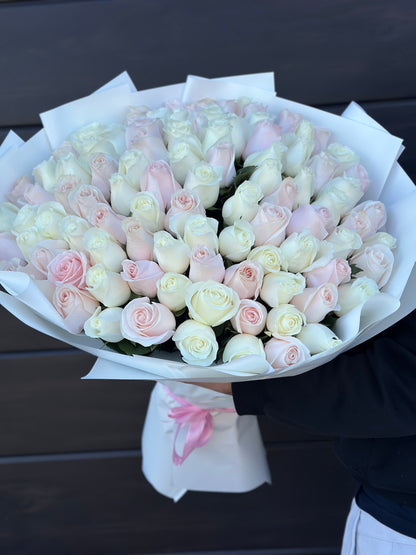 Buchet de trandafiri mix premium Alb Pomarosa – TerraFlorra