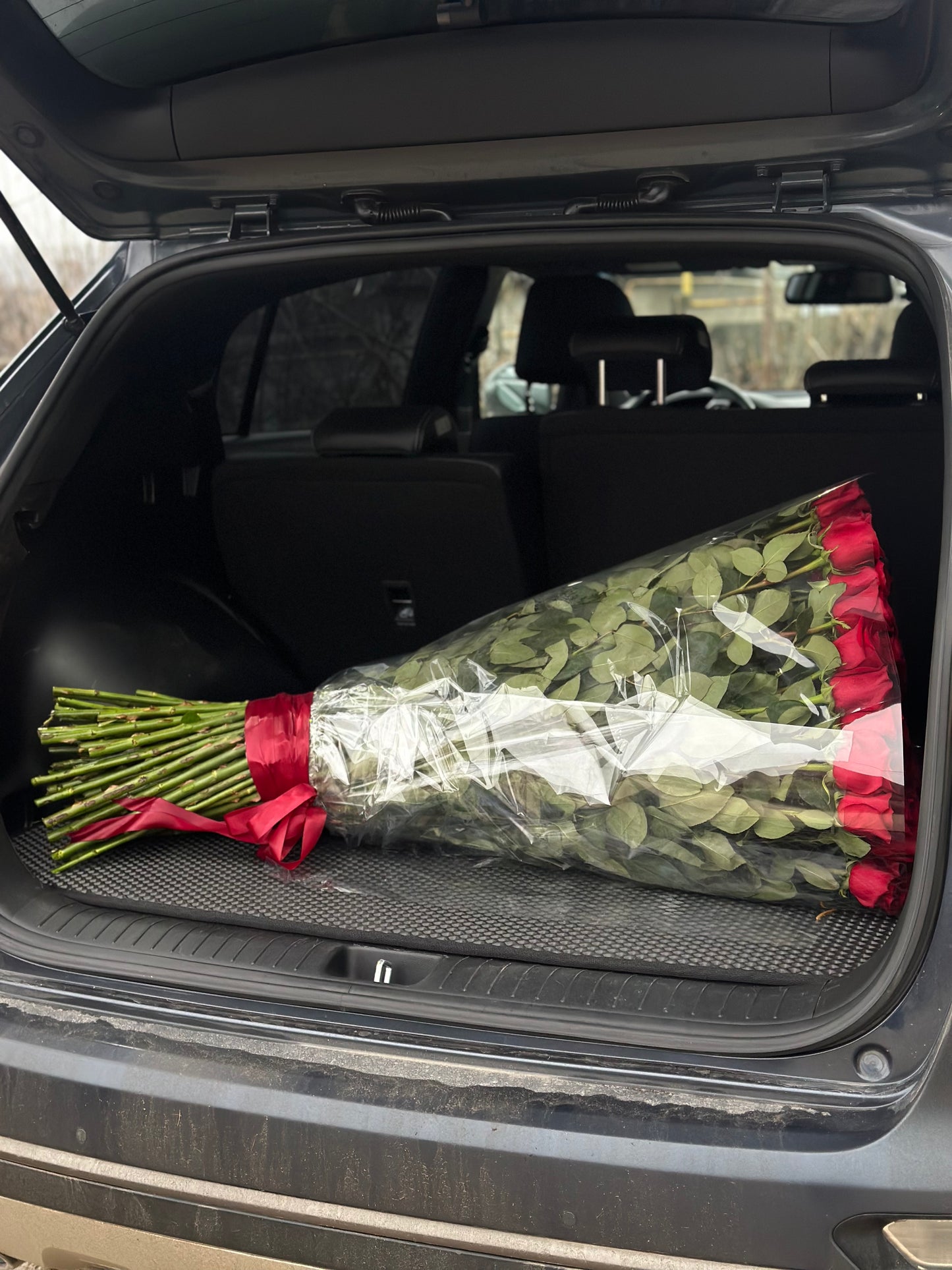 Buchet de trandafiri rosii premium Freedom – TerraFlorra