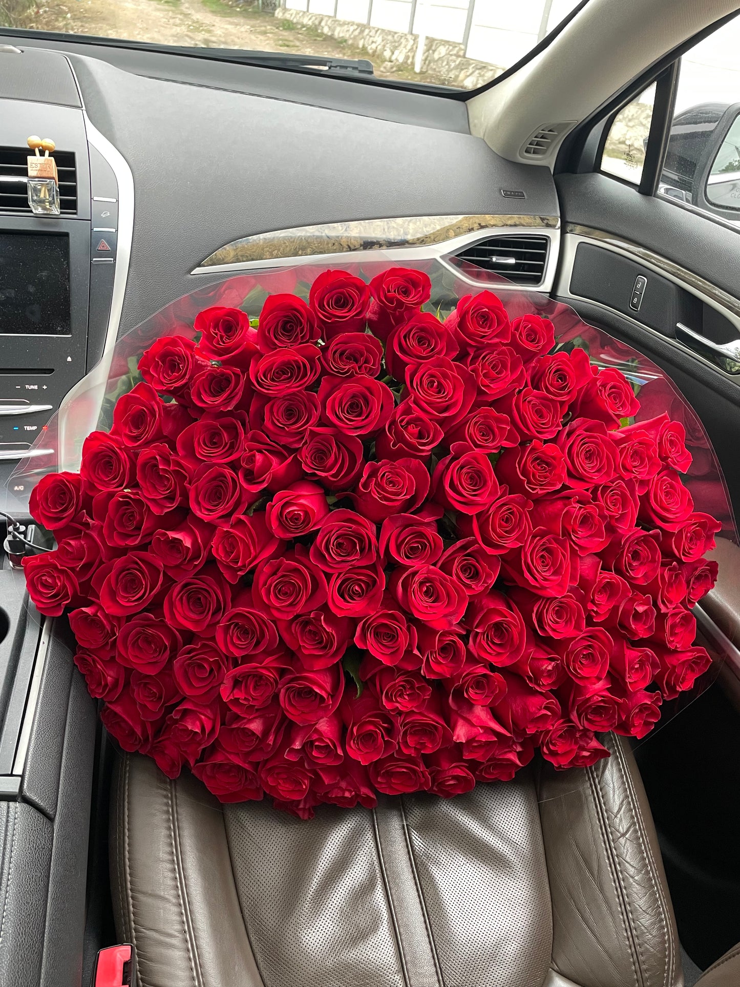 Buchet de trandafiri rosii premium Freedom – TerraFlorra