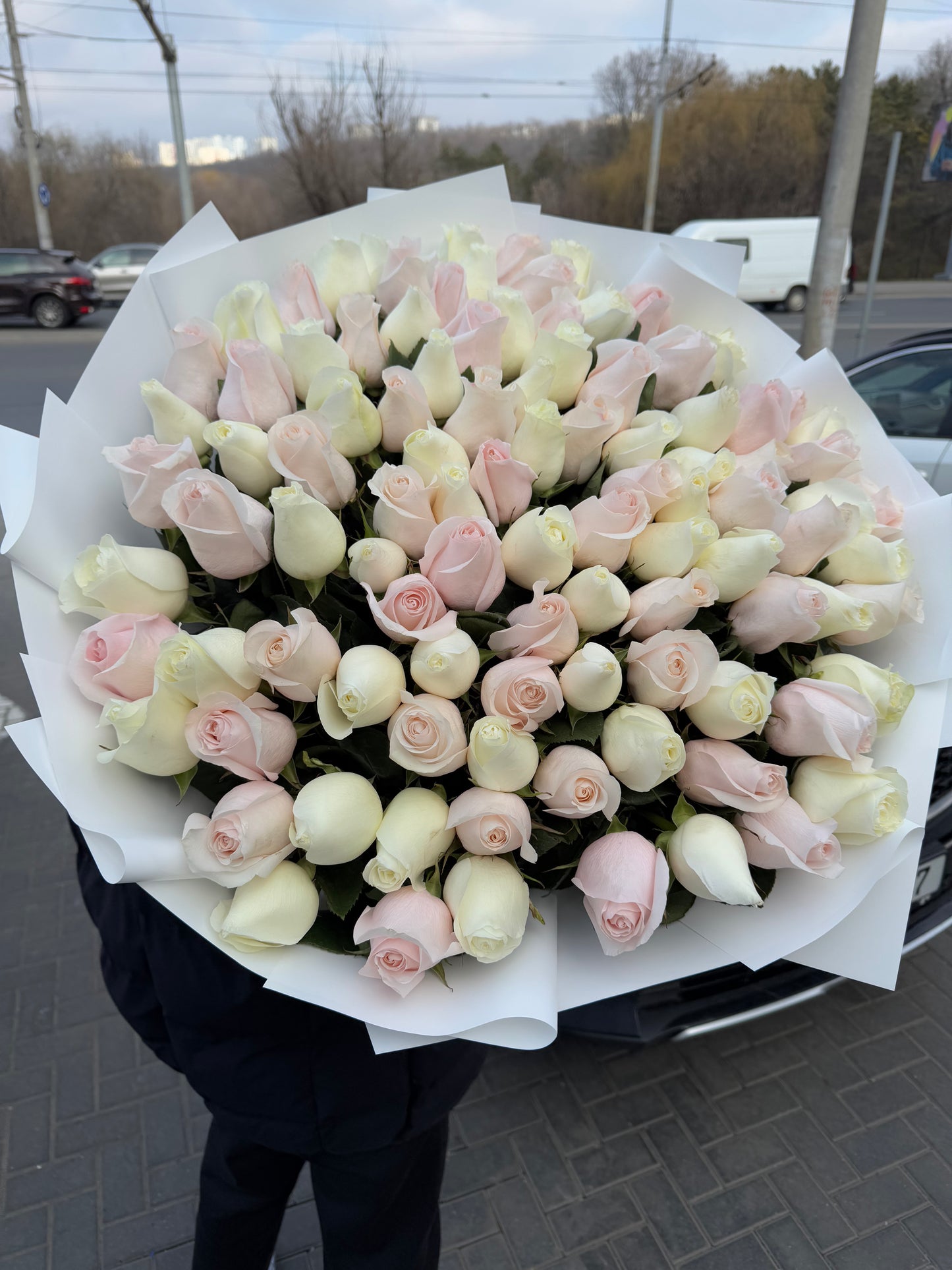 Buchet de trandafiri mix premium Alb Pomarosa – TerraFlorra