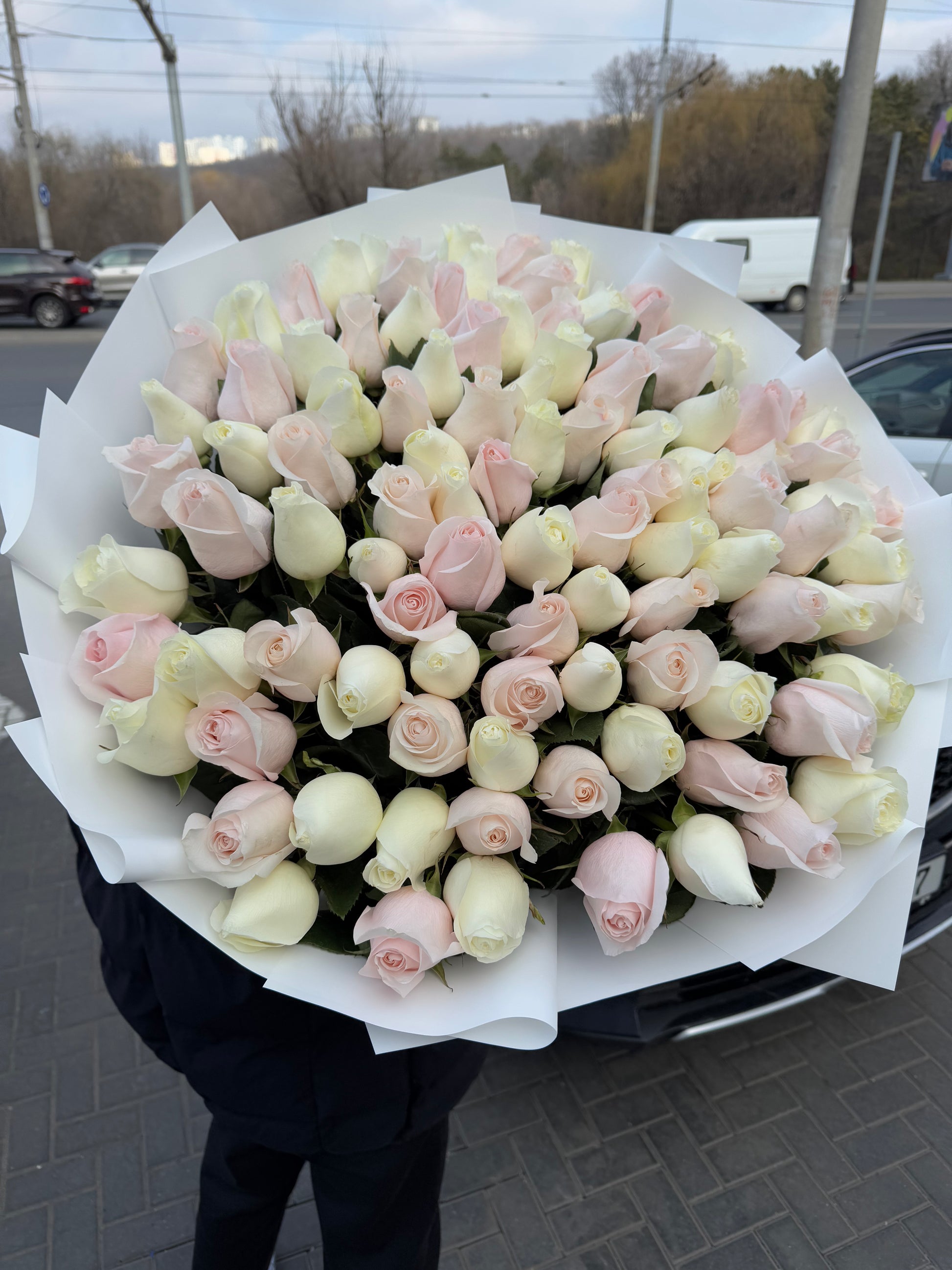 Buchet de trandafiri mix premium Alb Pomarosa – TerraFlorra