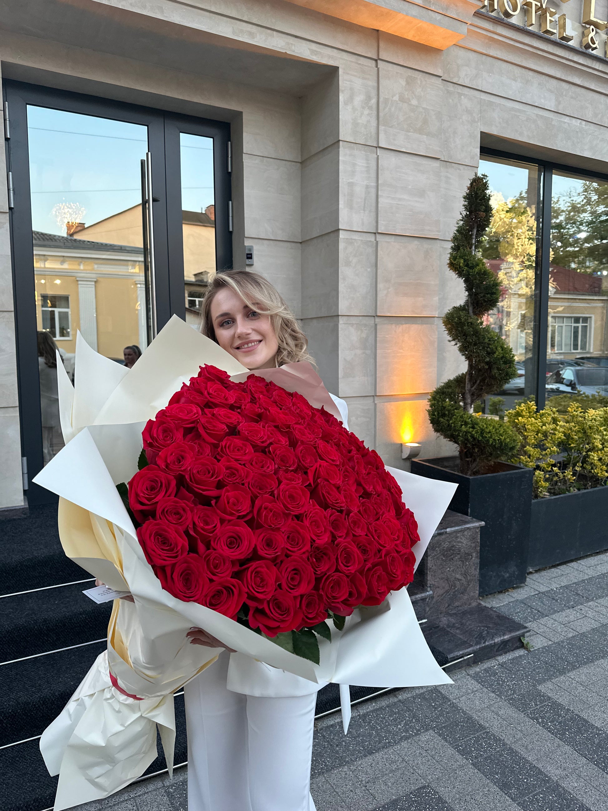 Buchet de trandafiri rosii premium Freedom – TerraFlorra