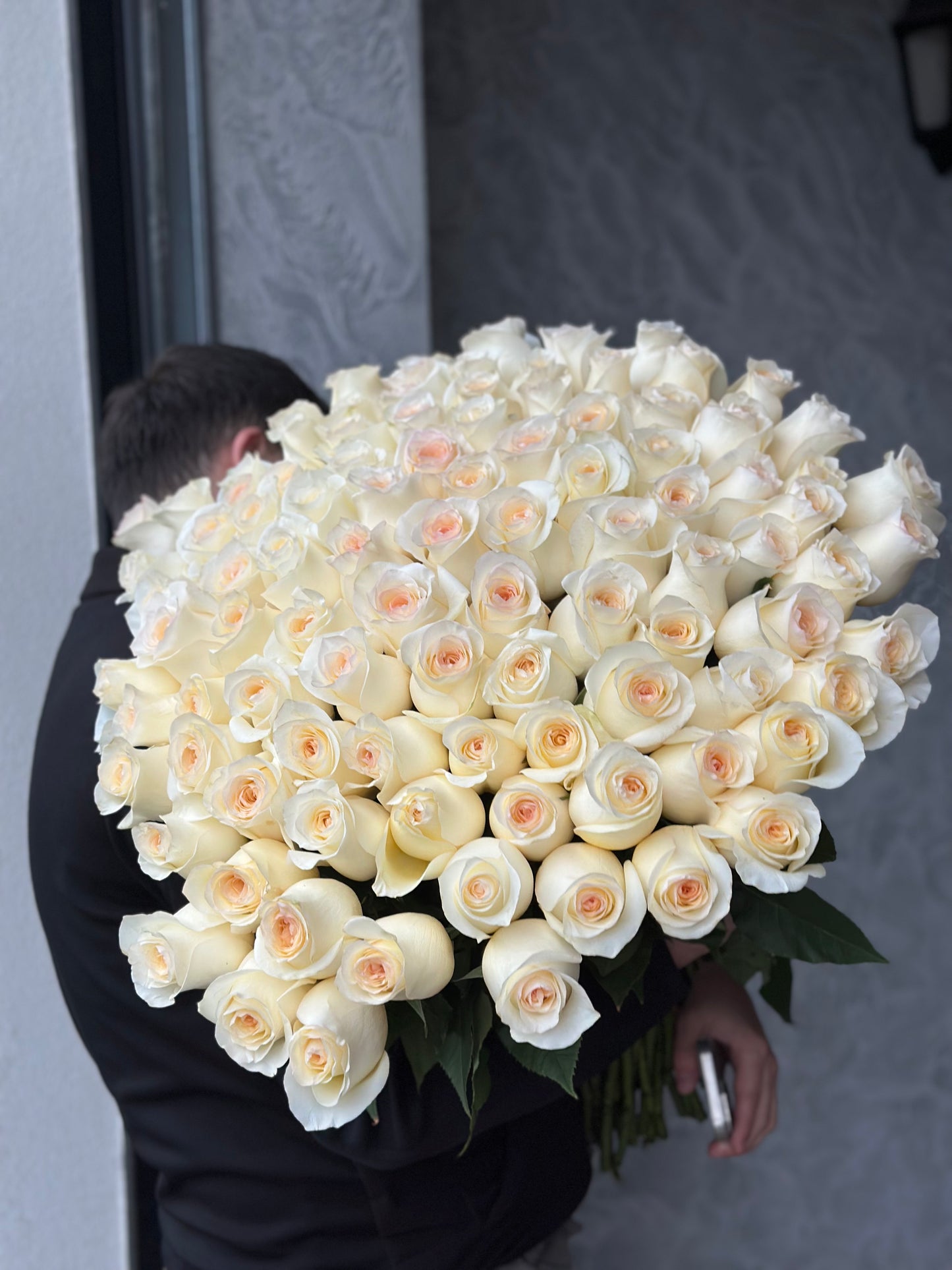Buchet de trandafiri imbujorati premium Candlelight – TerraFlorra