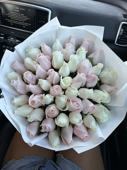 Buchet de trandafiri mix premium Alb Pomarosa – TerraFlorra